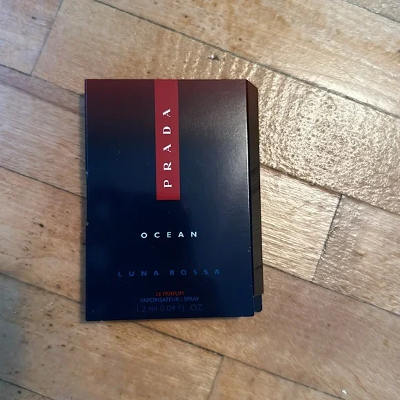 9 Travel Scents for Men - Picture 7 of 10